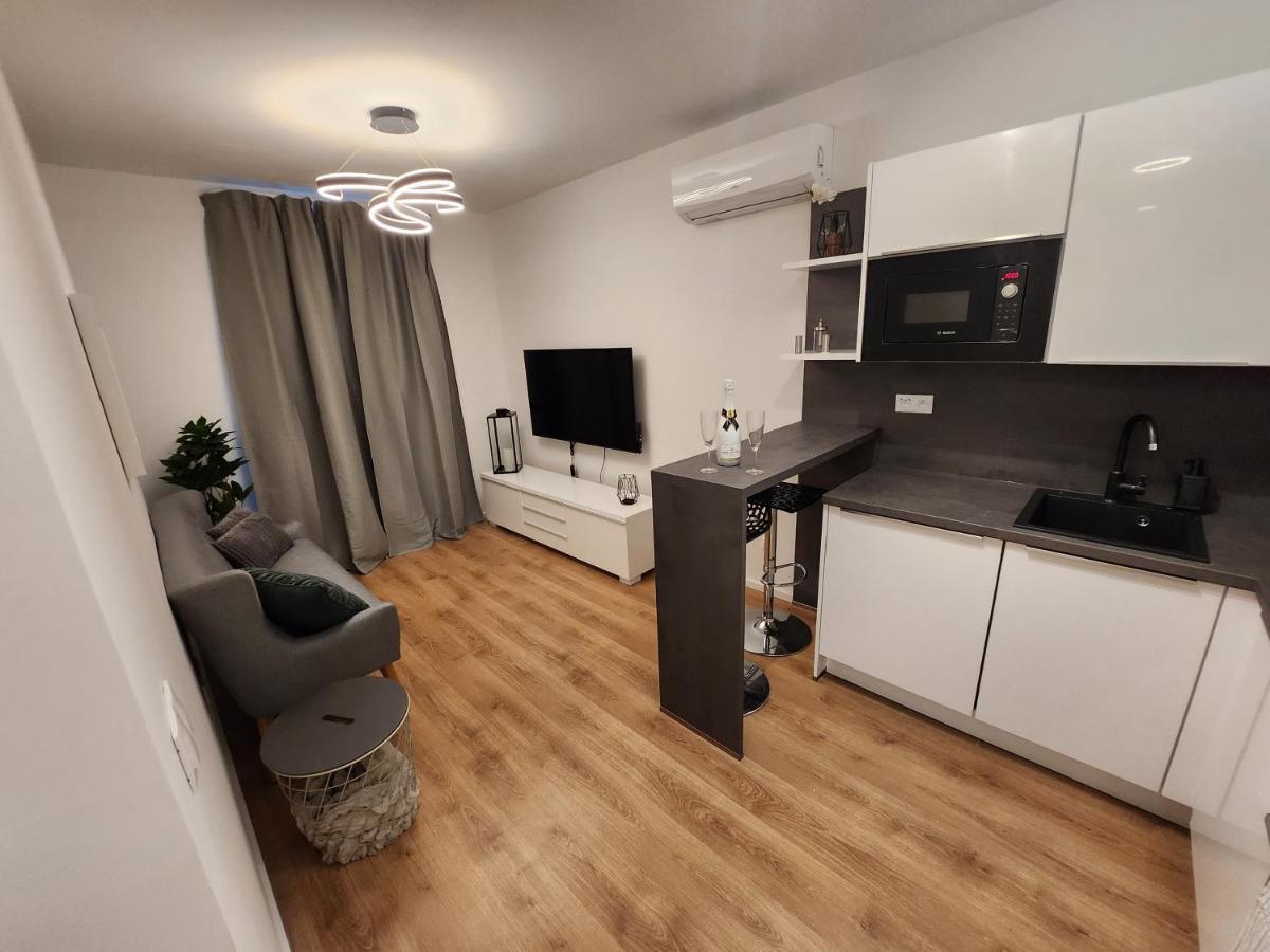 Mickey Apartment Old Town Bratislava Exteriör bild